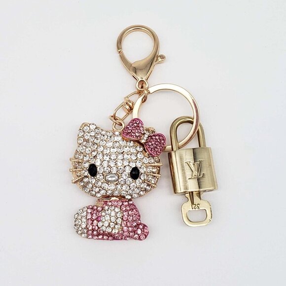 Authentic Louis Vuitton Lock&Key w/unbranded Hello Kitty Bagcharm 012026 - Picture 3 of 6